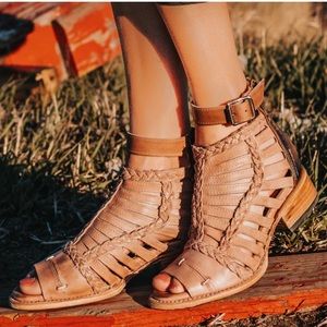 Freebird Galileo sandal in tan